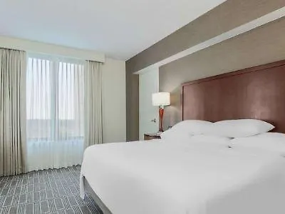 Hotel Embassy By Hilton Chicago 3*