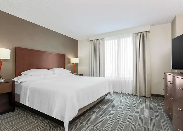 Embassy By Hilton Chicago Hotel Lombard