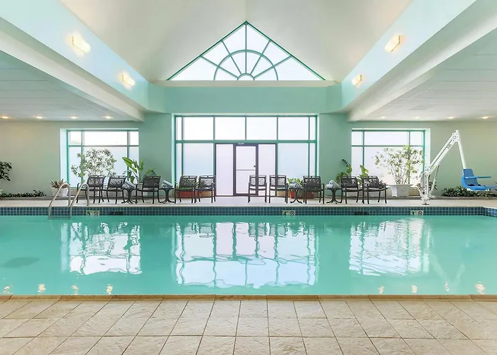 Hotel Embassy By Hilton Chicago
