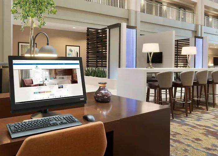 Embassy By Hilton Chicago Hotel 3*
