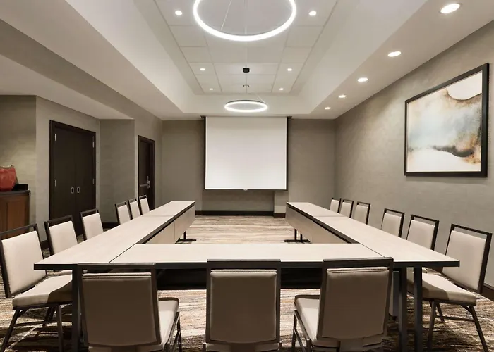 Embassy By Hilton Chicago 3*
