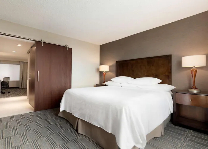 Hotel Embassy By Hilton Chicago
