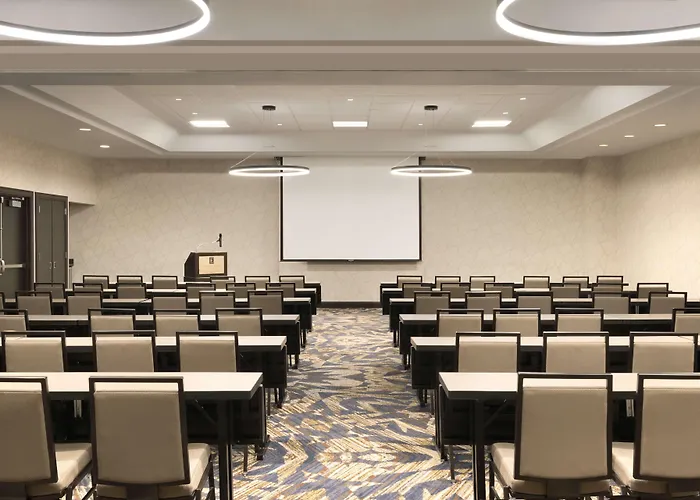 Hotel Embassy By Hilton Chicago