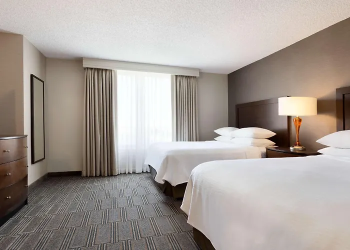 Hotel Embassy By Hilton Chicago 3*