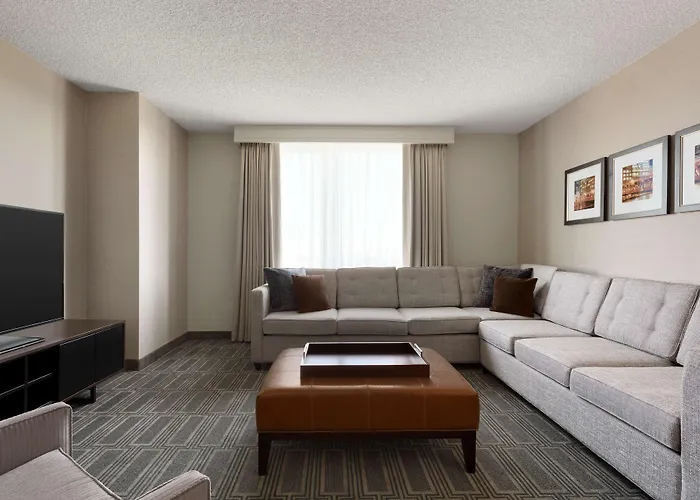 Hotel Embassy By Hilton Chicago Lombard