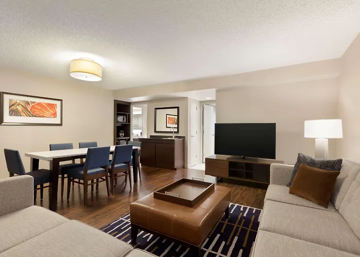 Hotel Embassy By Hilton Chicago