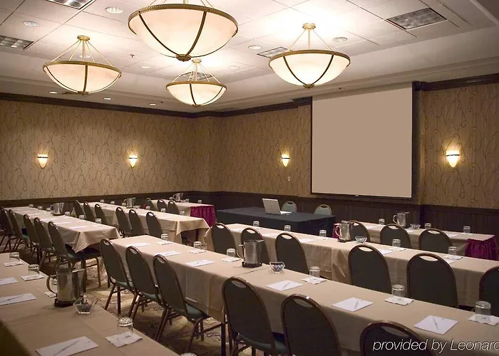 Hotel Embassy By Hilton Chicago 3*