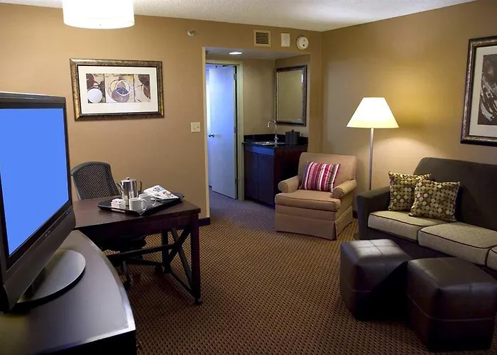 Embassy By Hilton Chicago Hotel Lombard